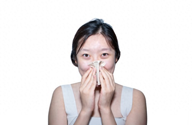 鼻出血头痛癌症风险_鼻出血持续性鼻塞鼻咽癌_右侧鼻子出血是癌症吗