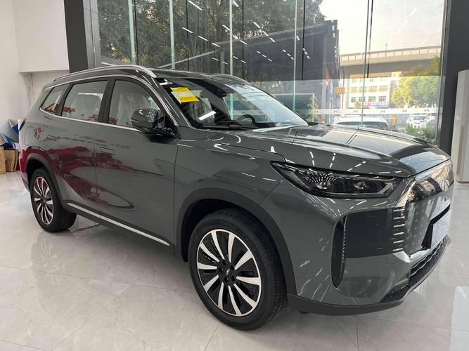 风云T8 插混中型SUV 9.99万起！5座/7座+续航破千！还看宋PLUS吗？