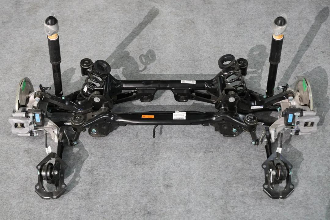 风云T8 插混中型SUV 9.99万起！5座/7座+续航破千！还看宋PLUS吗？