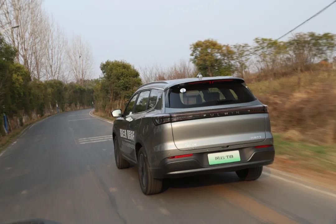 风云T8 插混中型SUV 9.99万起！5座/7座+续航破千！还看宋PLUS吗？