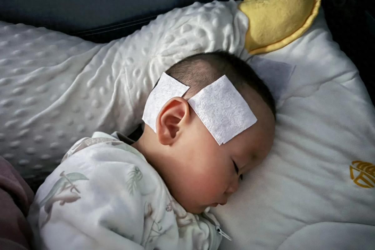 孩子反复发烧不退，冒出这些症状，或是大病信号，发现没？