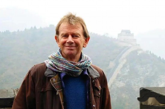 把中国故事一直讲下去 ——不戴有色眼镜的英国导演伍德