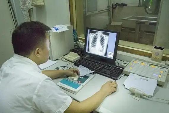 肺部开始衰弱，不是看疼不疼！医生提醒：睡觉有4异常或已衰弱