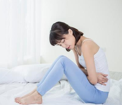 女孩来月经，谨记“三吃三不吃”子宫干净健康，皮肤白皙有光泽