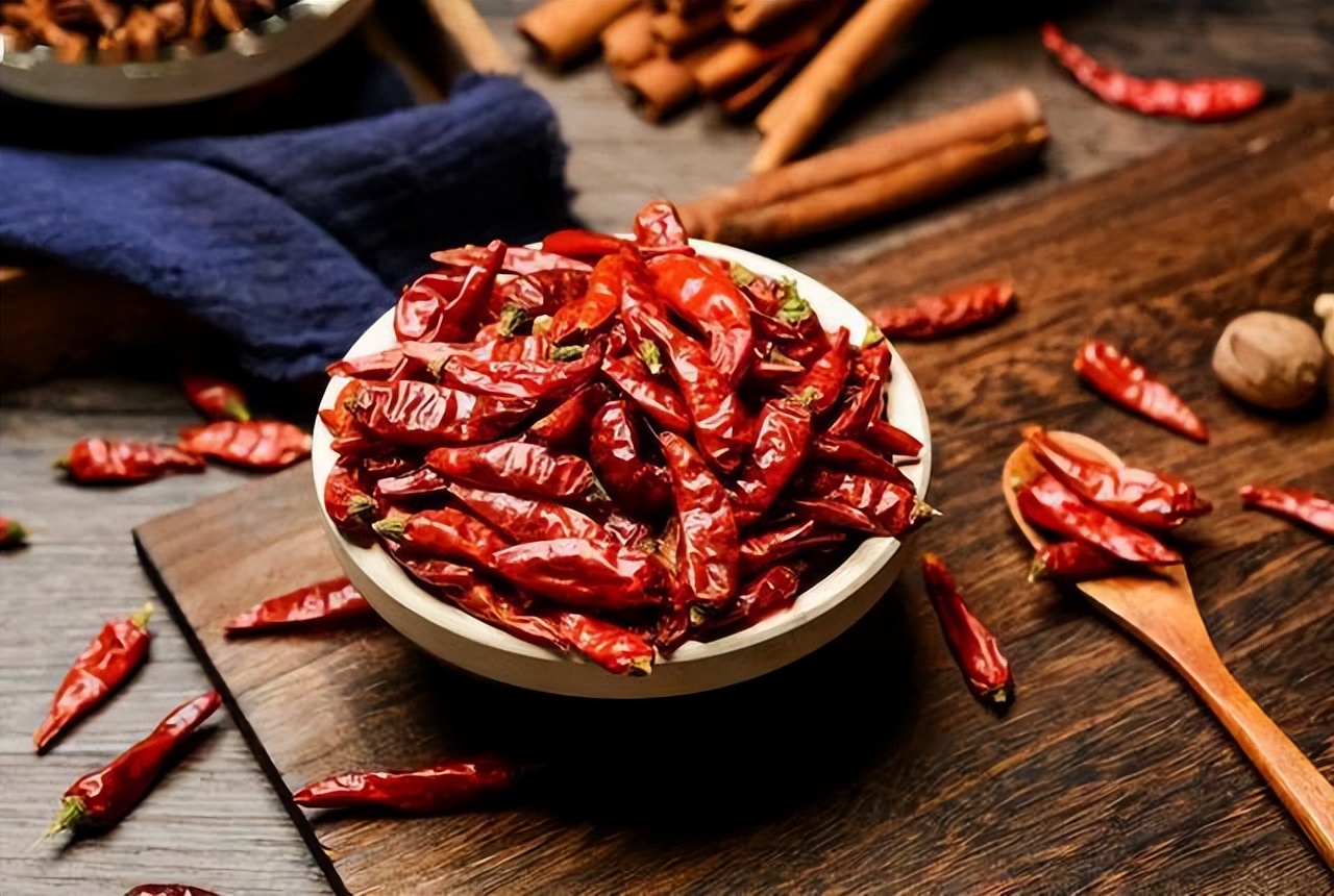 鸡鸭鱼是发物，癌症患者不能吃？真正要少碰的食物，其实是这4种