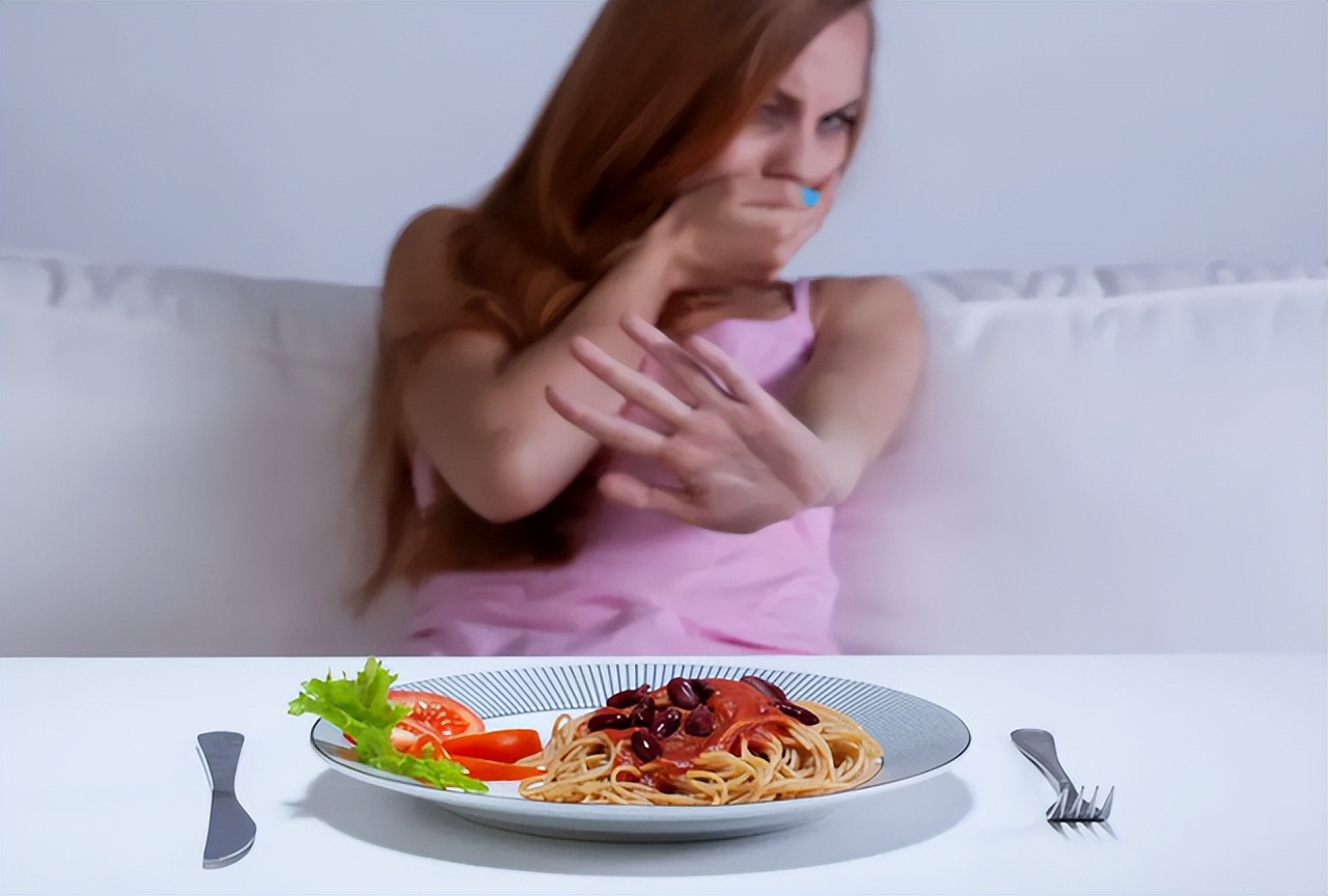 鸡鸭鱼是发物，癌症患者不能吃？真正要少碰的食物，其实是这4种