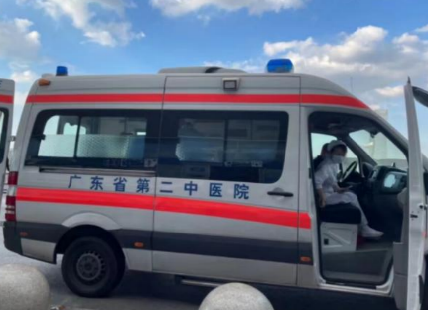 35岁小伙脑出血软瘫卧床，针灸一年助其站立康复回家