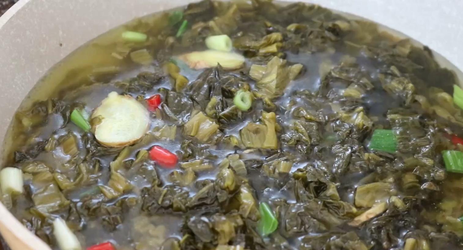 酸菜鱼正宗做法，好多人都做错了，汤汁浓白，鱼片鲜嫩无腥味
