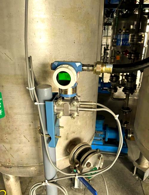 电容式压力变送器的突出特点：高精度测量与强适应能力