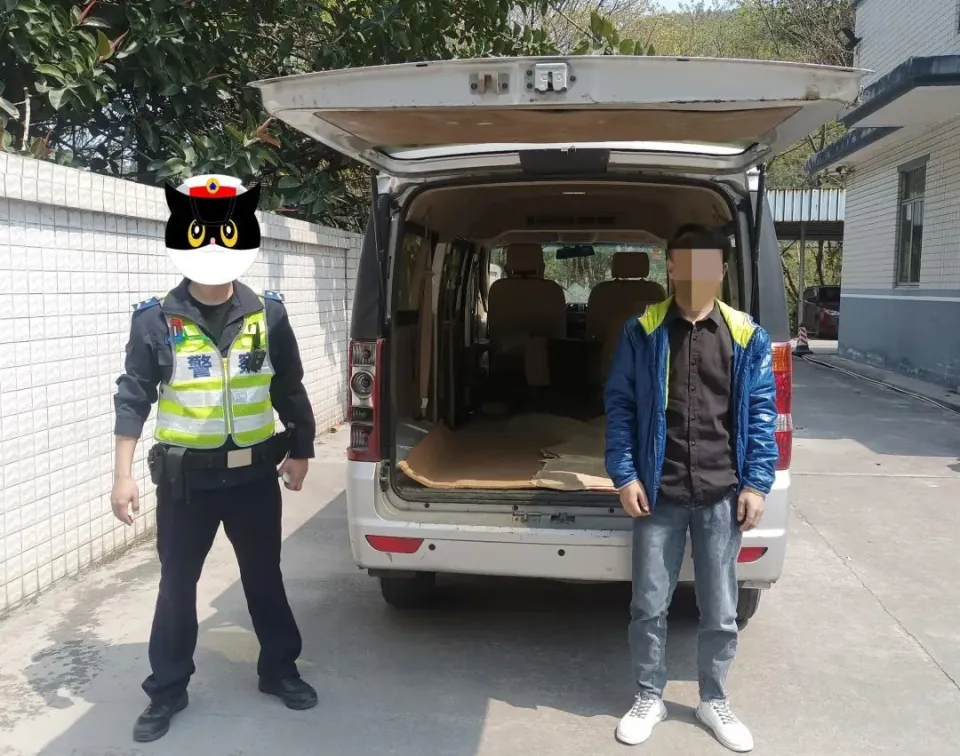 严查严管！云安交警开展面包车安全隐患专项整治行动